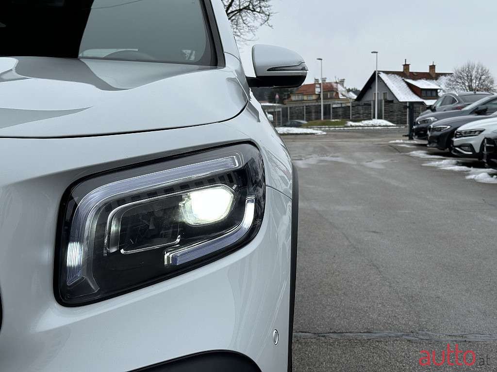 2022' Mercedes-Benz GLB photo #5