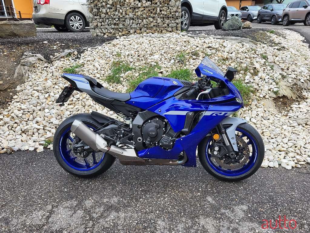 2022' Yamaha YZF -R1 photo #1