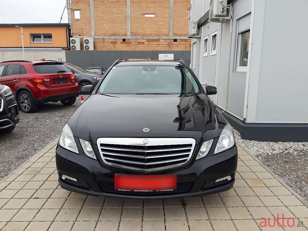 2010' Mercedes-Benz E-Klasse photo #2
