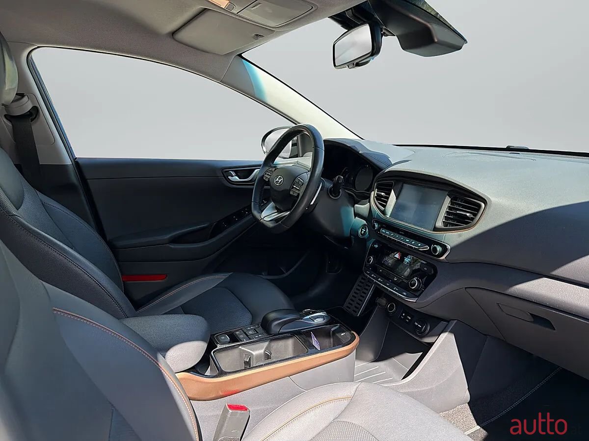 2019' Hyundai Ioniq photo #6