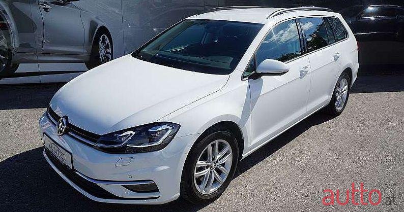 2017' Volkswagen Golf photo #1