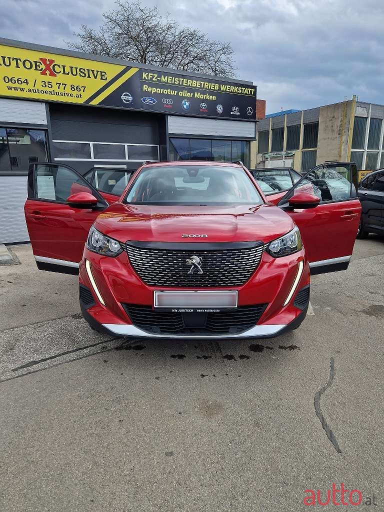 2020' Peugeot 2008 photo #5