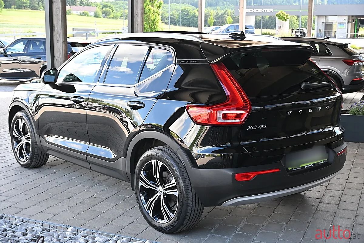 2021' Volvo XC40 photo #3