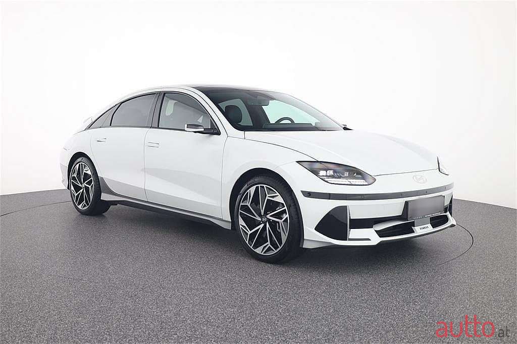 2023' Hyundai Ioniq 6 photo #5