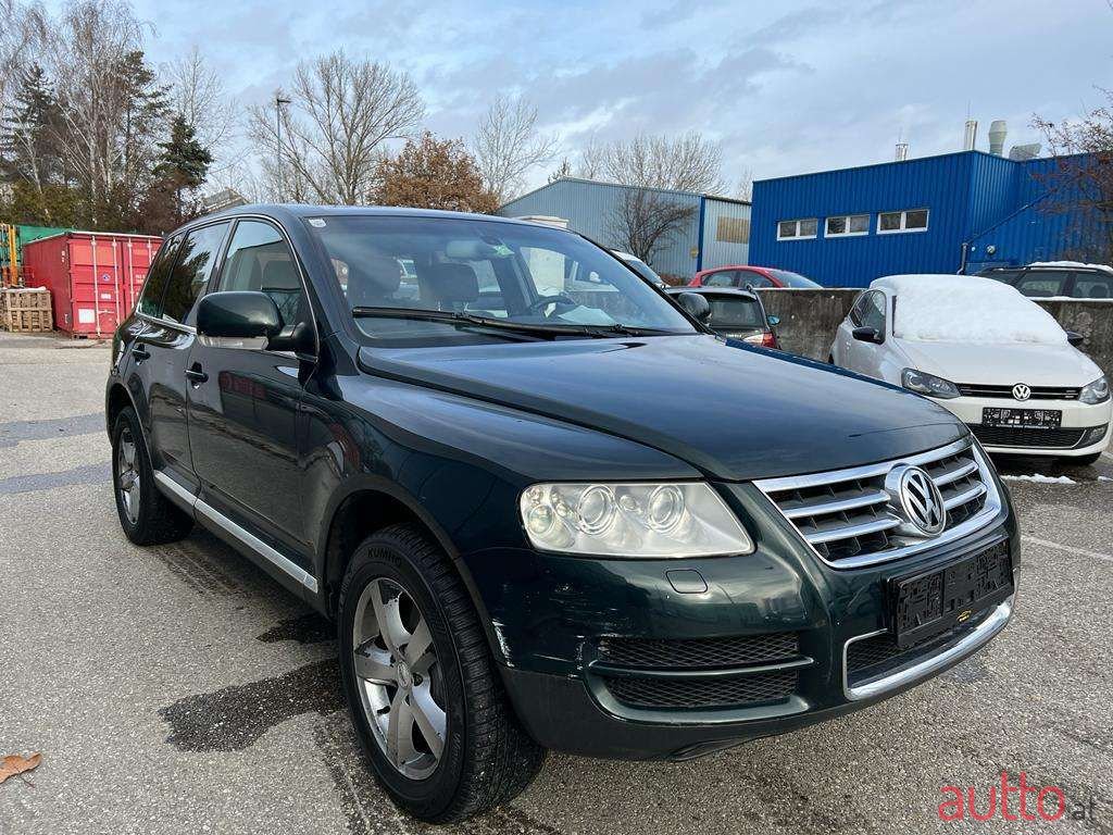 2003' Volkswagen Touareg photo #1
