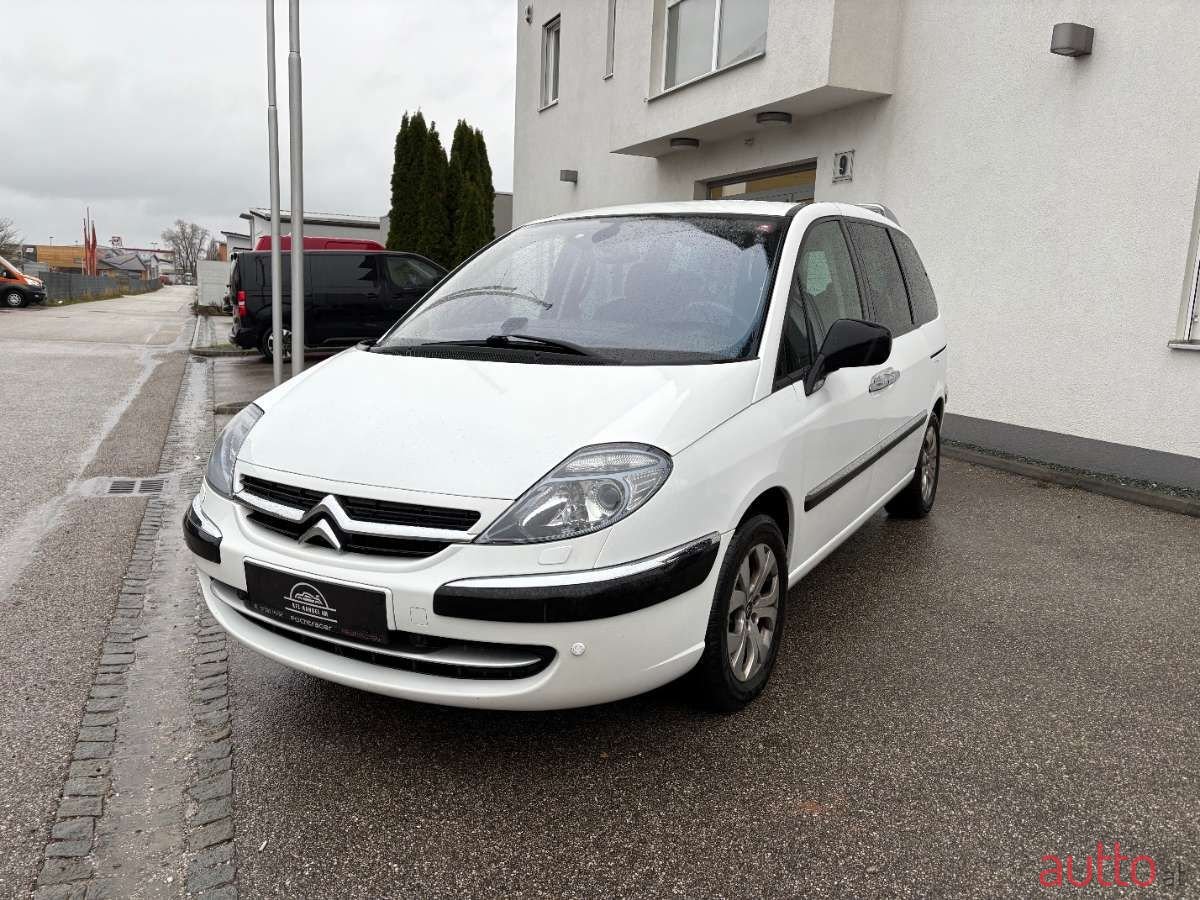 2013' Citroen C8 photo #1