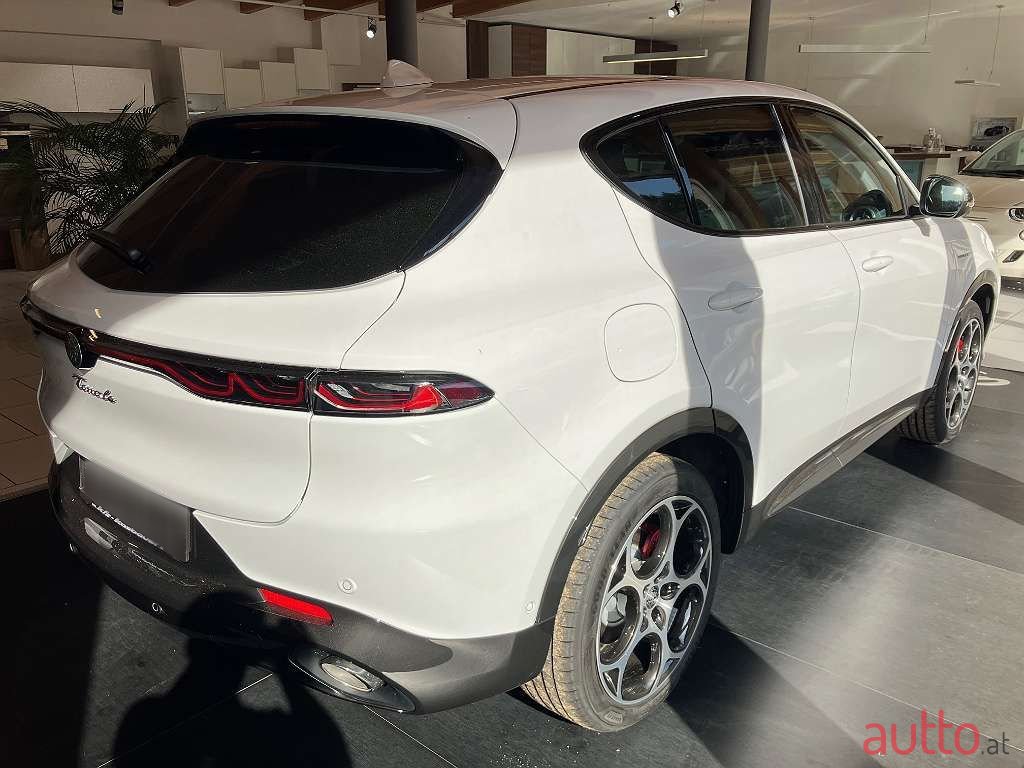 2023' Alfa Romeo Tonale photo #5