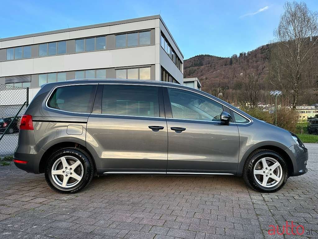 2011' Volkswagen Sharan photo #6