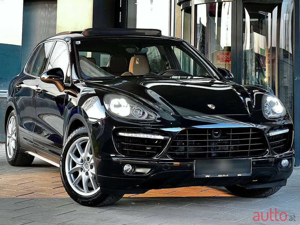 2010' Porsche Cayenne photo #1
