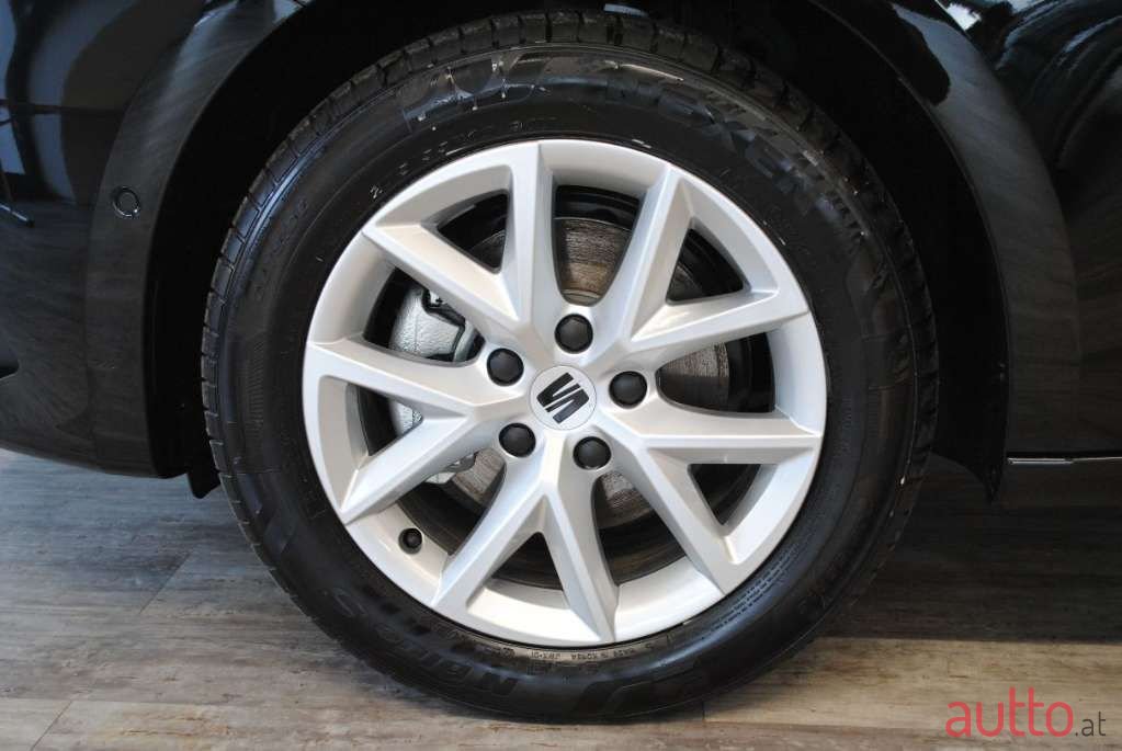 2022' SEAT Leon photo #5