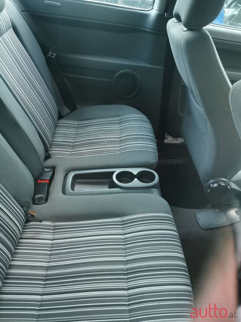 2007' Volkswagen Fox photo #4