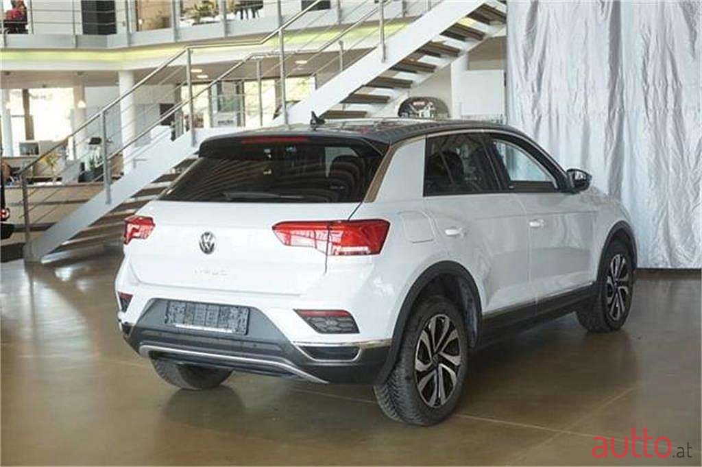 2021' Volkswagen T-Roc photo #3
