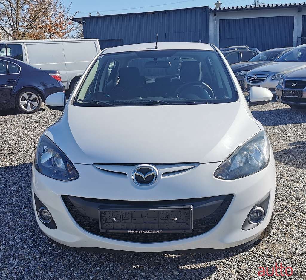 2013' Mazda Mazda2 photo #3