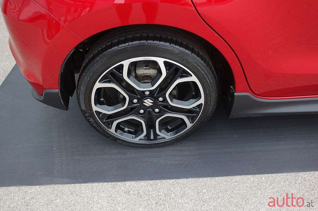 2020' Suzuki Swift photo #5