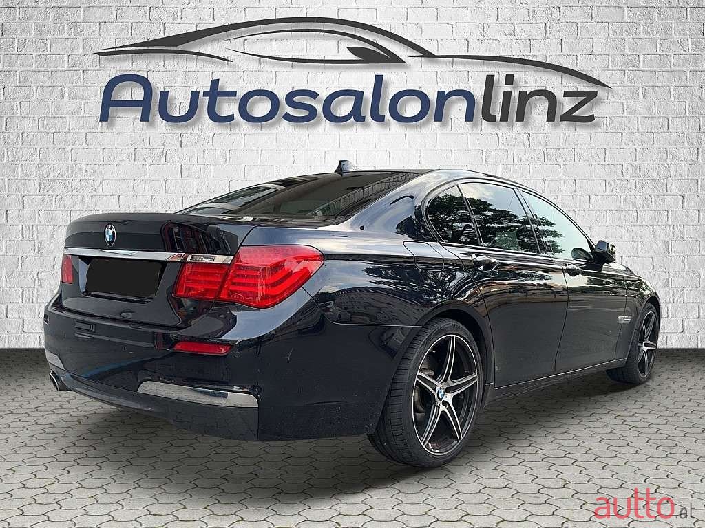 2011' BMW 7Er-Reihe photo #4