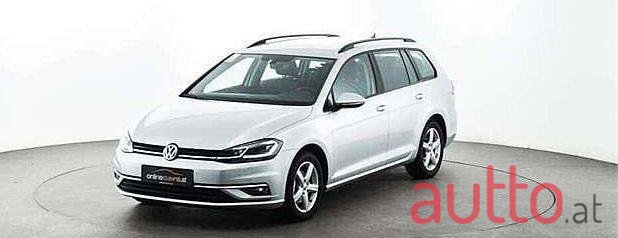 2019' Volkswagen Golf photo #1