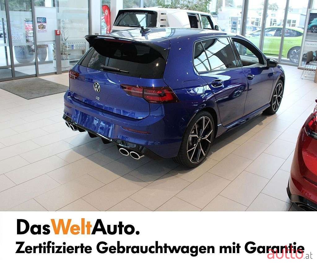 2023' Volkswagen Golf photo #2