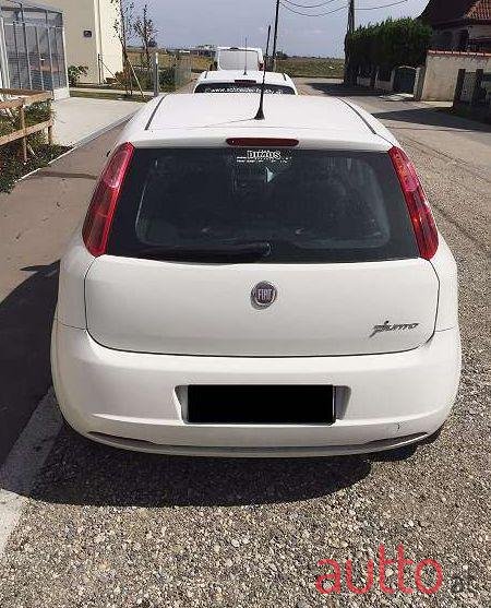 2009' Fiat Punto photo #2