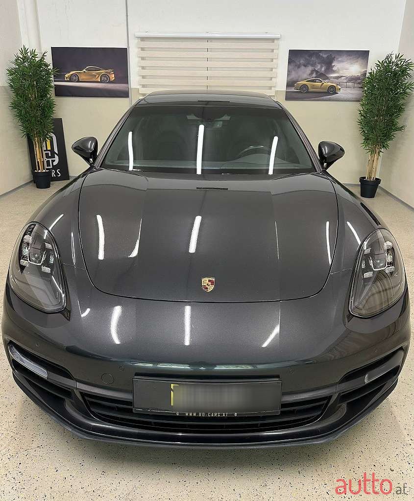 2019' Porsche Panamera photo #3