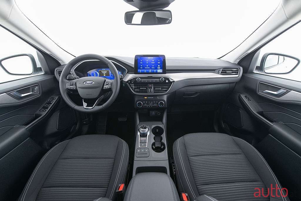 2022' Ford Kuga photo #4