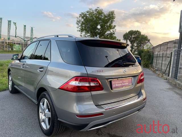 2011' Mercedes-Benz M-Klasse photo #5