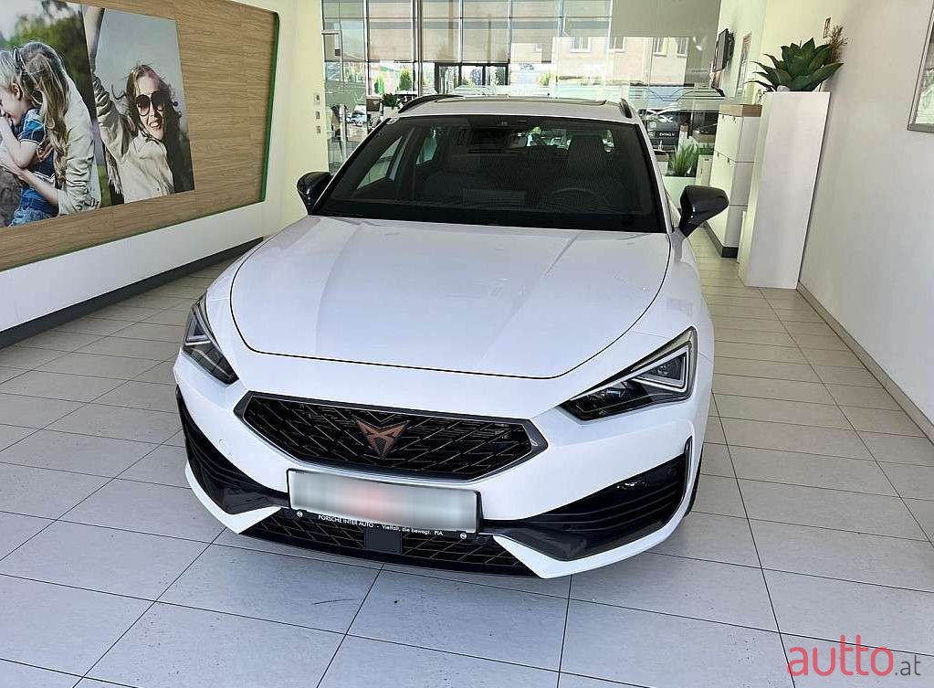2023' Cupra Leon photo #2