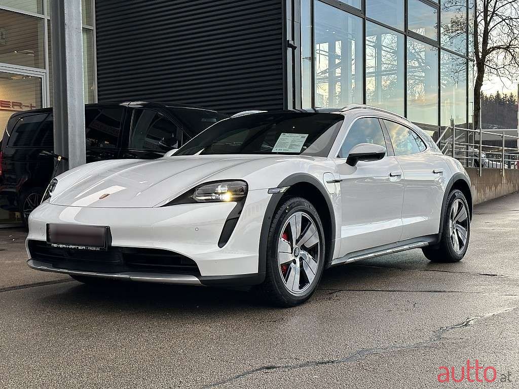 2022' Porsche Taycan photo #2