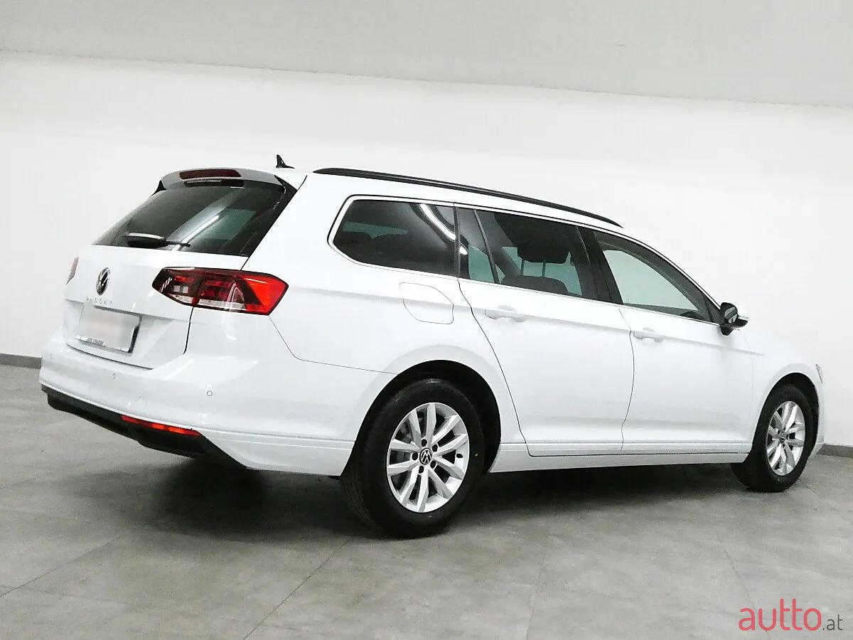 2022' Volkswagen Passat photo #4