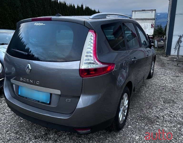 2016' Renault Scenic photo #5