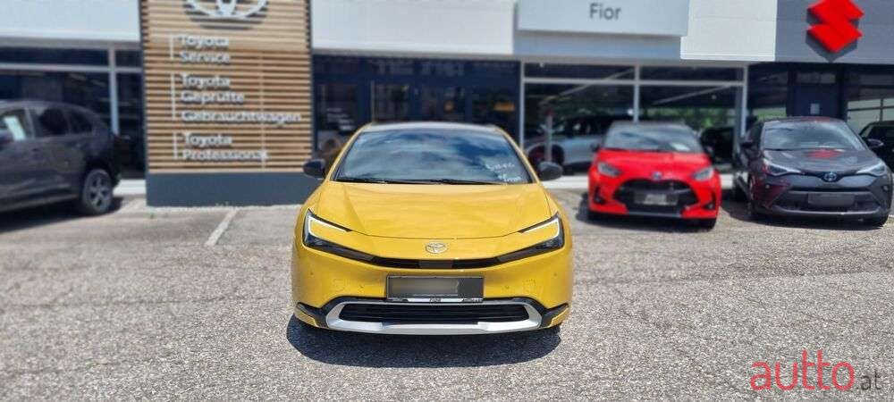 2023' Toyota Prius photo #2