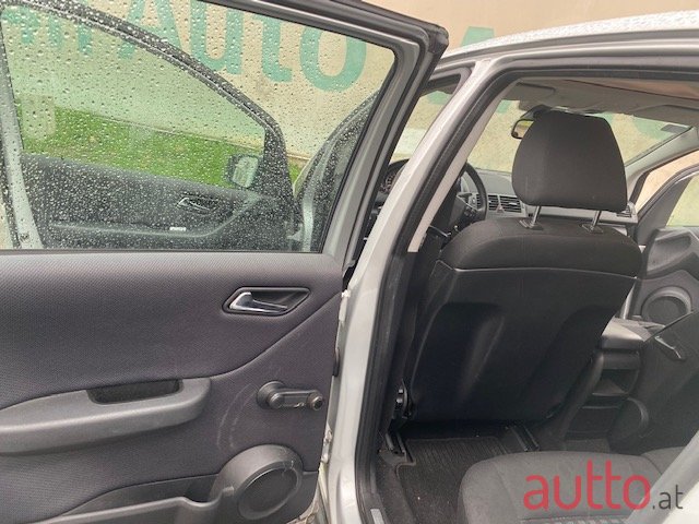 2008' Mercedes-Benz A 170 photo #5