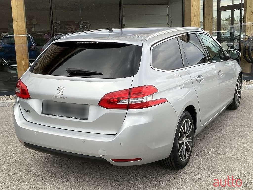 2015' Peugeot 308 photo #5