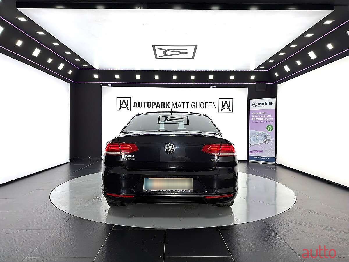 2017' Volkswagen Passat photo #5