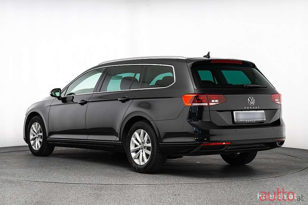 2023' Volkswagen Passat photo #4