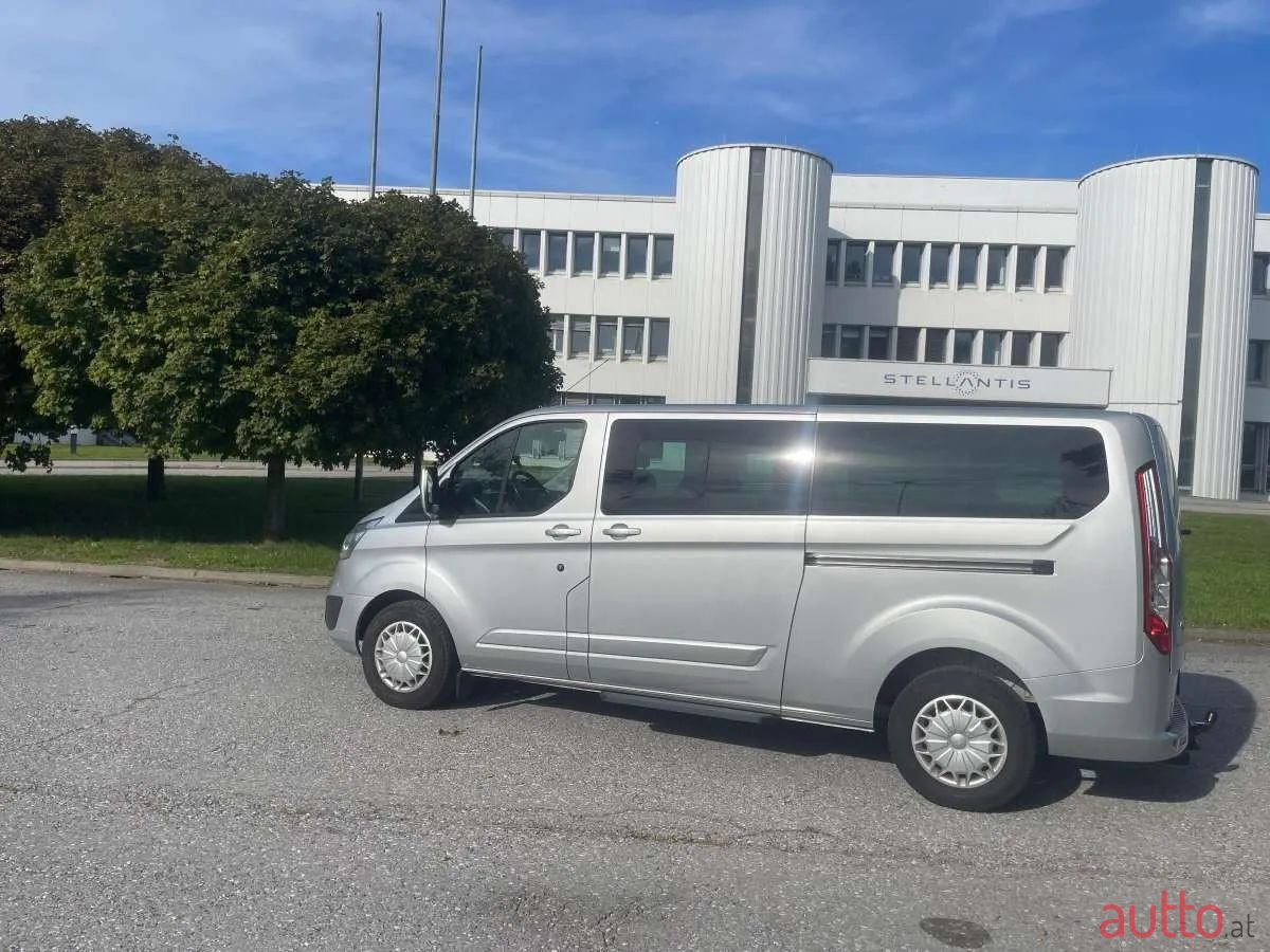 2014' Ford Tourneo photo #5
