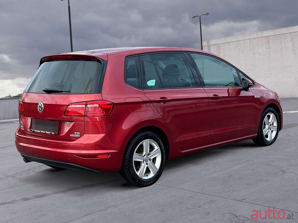 2015' Volkswagen Golf photo #5