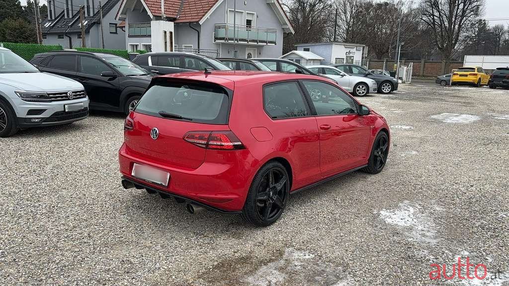 2016' Volkswagen Golf photo #4