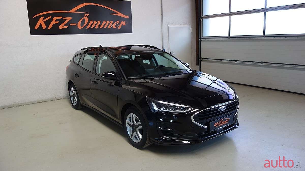 2022' Ford Focus photo #2