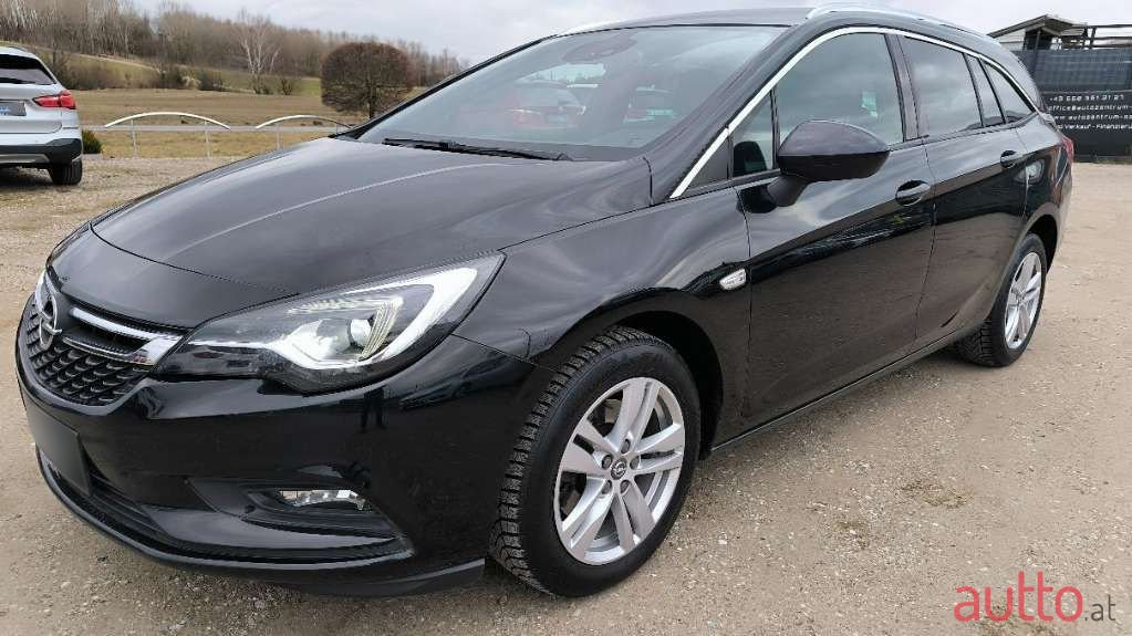 2019' Opel Astra photo #1