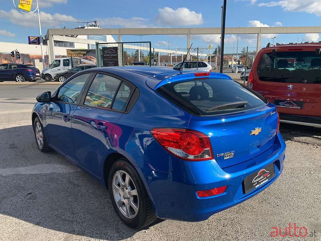 2012' Chevrolet Cruze photo #3