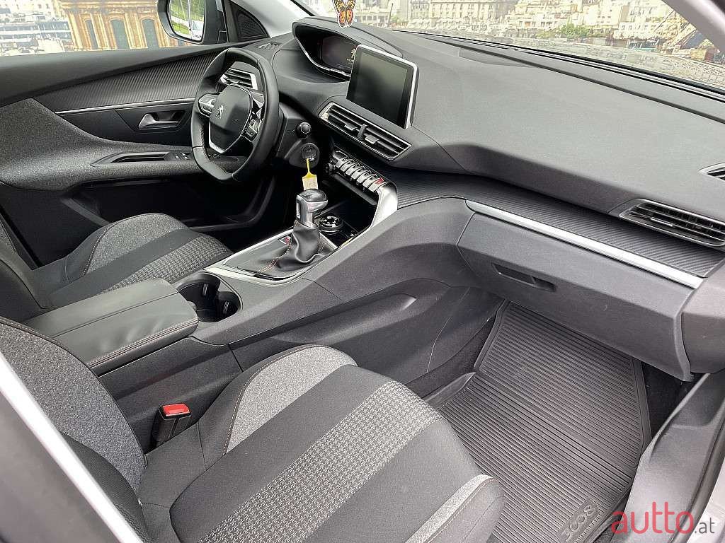 2017' Peugeot 3008 photo #3