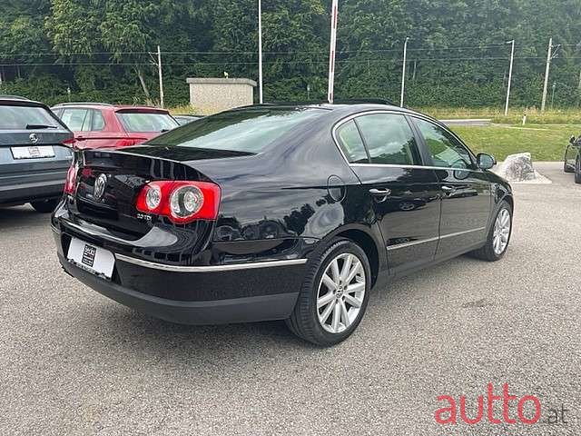 2010' Volkswagen Passat photo #4