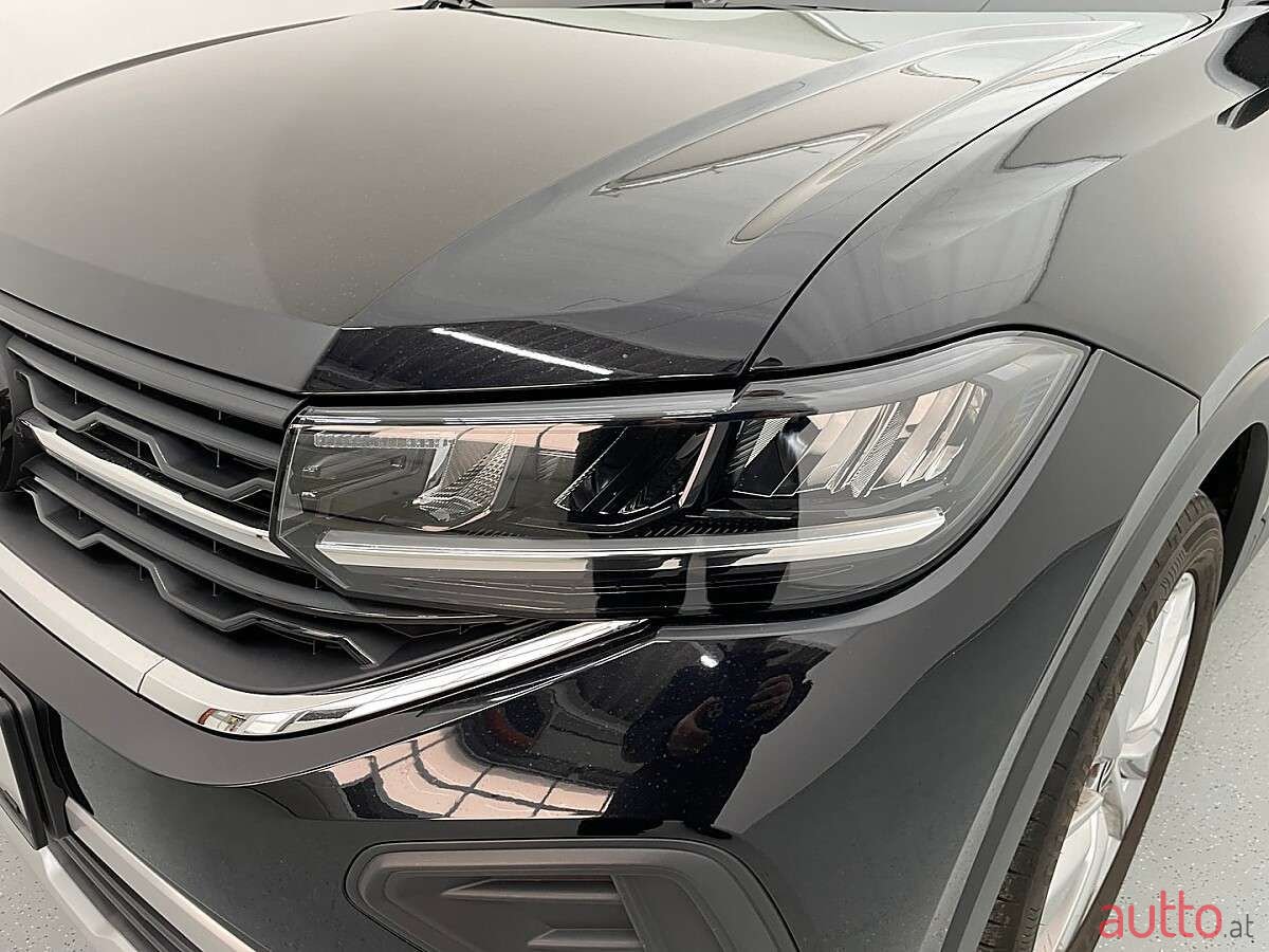 2024' Volkswagen T-Cross photo #2