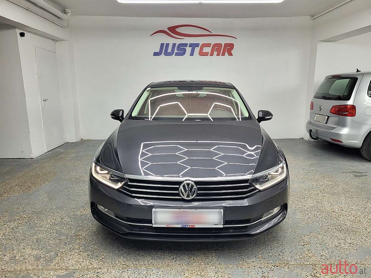 2018' Volkswagen Passat photo #2
