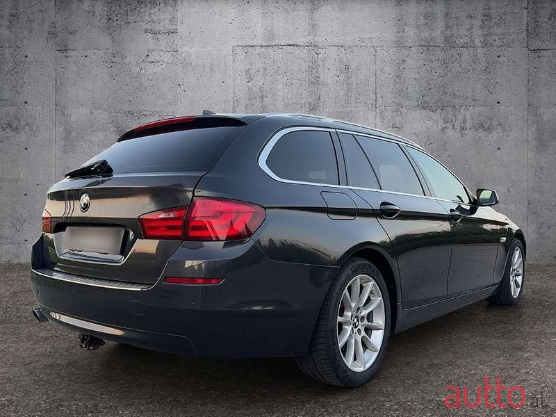 2011' BMW 5Er-Reihe photo #4