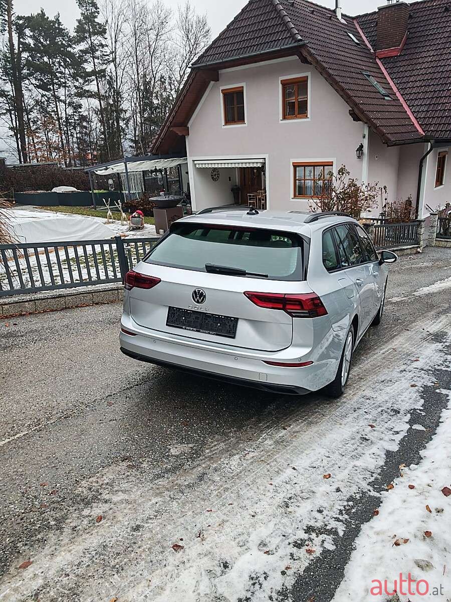 2022' Volkswagen Golf photo #2