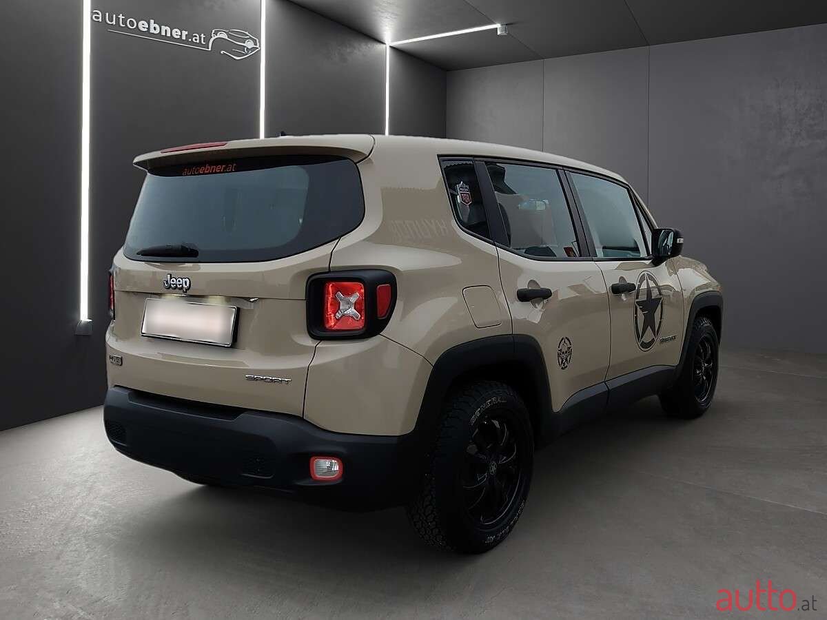 2016' Jeep Renegade photo #4