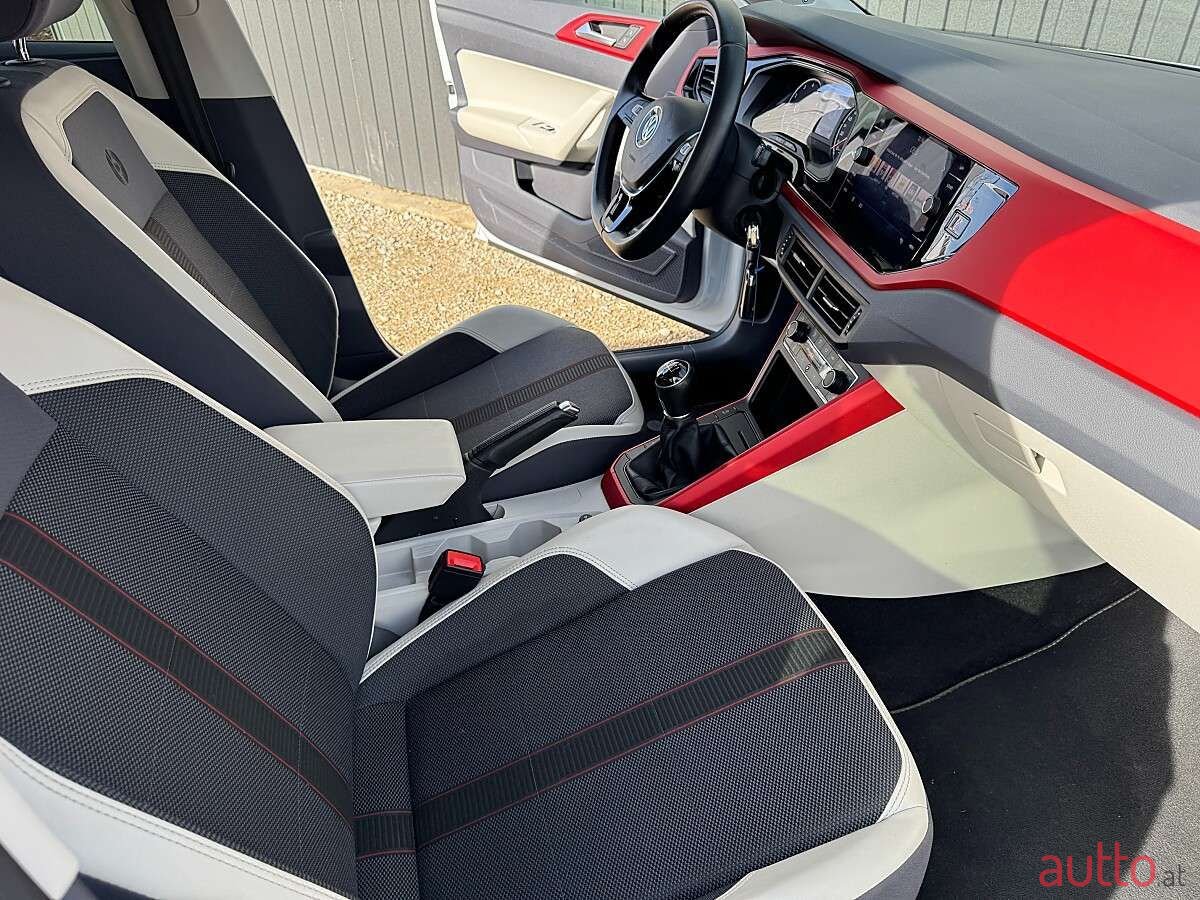 2018' Volkswagen Polo photo #4