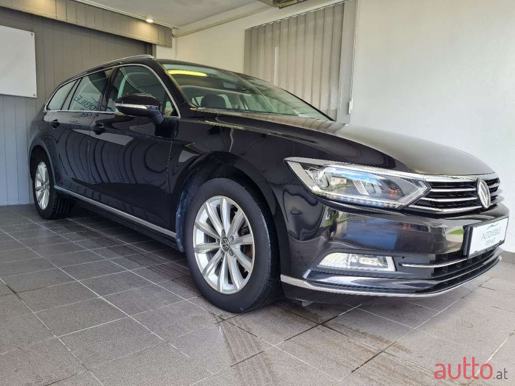 2017' Volkswagen Passat photo #2