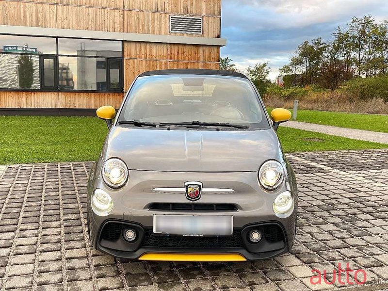 2018' Fiat 500 Abarth photo #2